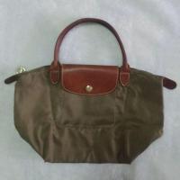 ราคา LONGCHAMP แท้ 100% หูสั้น ไซส์ S #สีเขียวขี้ม้า มือสอง สภาพดี ขายถูกมากค่ะ! (มีคลิปวิดีโอทุกชิ้น+ขอรูปเพิ่มเติมได้ค่ะ) (7753603104)