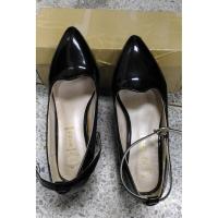 ราคา รองเท้าคัชชูสีดำ Size 38 (107483056)
