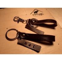 ราคา พวงกุญแจหนังแท้ สลักชื่อฟรี ห้อยจี้ฟรี ออกแบบเพิ่มเองได้ (13800831)