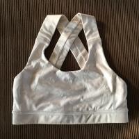 ราคา เสื้อออกกำลังกาย sport Bra Lululemon size 4 แท้ (5237181603)