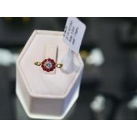 ราคา แหวนทองคำ 18k (750) น้ำหนัก 1.95 กรัม เพชรแท้ 0.18 กะรัต Fvvs ทับทิมพม่าเจียระไนทรงกลม 0.32 กะรัต ขนาดแหวน 54 (28762988293)