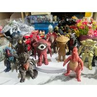 ราคา (2) แท้ ไซส์น่ารัก งานเก่า หุ่นซอฟ หุ่นยาง อุลตร้าแมน ultraman สัตว์ประหลาด มือ 2 (27488146044)