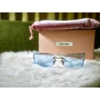 ราคา Used! Miu Miu Sunglasses (41654863423)