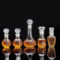 ราคา ขวดแก้วจิ๋ว 50ml แก้วคริสตัล หลายแบบ พรีเมี่ยม สวย ด้วยจุกแก้ว ขวดน้ำหอม ไวน์ เหล้า #AK-0003 (26284211223)