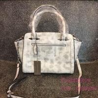 ราคา CHARLES & KEITH HANDBAG สีขาวมัลติคัลเลอร์ (12979992)