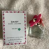 ราคา marc jacobs daisy delight (limited edition) edt 50ml (ใช้ไป 2-3ครั้ง) (6380207366)
