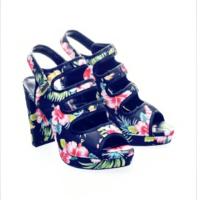 ราคา รองเท้าแบรนด์ shuberry (380519039)