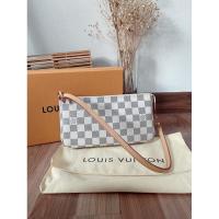 ราคา Louis Vuitton Pochette damier azur dc19แท้มือ2 (27327325269)