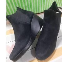 ราคา Crocs รองเท้าคัทชูหนังสีดำข้อสูง size:w6/36/22.9 cm สูง 3 นิ้ว สภาพดี น้ำหนักเบา#มือสอง C82 (29266348982)