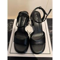 ราคา ส่งต่อ Lyn รองเท้าส้นสูงสีดำ (28628086967)