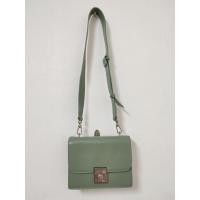 ราคา แท้ % CHARLES & KEITH กระเป๋าสะพายข้างผู้หญิง สีเขียว มือสองสภาพใหม่มาก คุ้มสุด (28888282553)