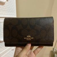 ราคา กระเป๋าสตางค์ COACH ใบกลาง มือ2 แท้ 100% (5922778162)