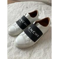 ราคา รองเท้า Givenchy Urban Street Knot White Black ของแท้ Size 37 (26 cm.) (42502887342)