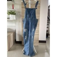 ราคา เอี๊ยมยีนส์ขายาวแต่งขาดช่วงขา (2960664155)