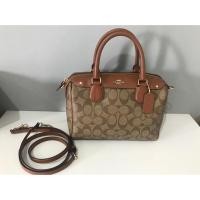 ราคา กระเป๋า Coach ทรงหมอนแท้ขนาด 9 “ (5032217578)