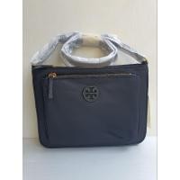 ราคา แท้ พร้อมส่ง กระเป๋าสะพาย crossbody Tory burch nylon swingpack crossbody สีดำ ใหม่ (18374179262)