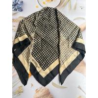 ราคา Givenchy silk scarf ผ้าพันคอ ผ้าคลุมไหล่ สีครีมดำ size 75x75 cm มือสอง (27438151642)