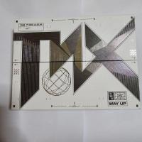 ราคา TNX, 1st Mini Album <WAY UP> มีการ์ด สภาพดี ได้ของตามภาพ (27571501624)