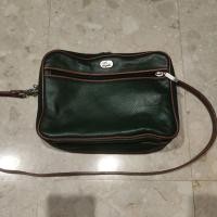 ราคา ***กระเป๋าหนังแบบสะพายข้างได้สีเขียว ยี่ห้อ Lacoste แท้ (มือสอง) (27967801404)