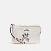 ราคา COACH X DISNEY MICKEY MOUSE CORNER ZIP WRISTLET LIMITED #F30004 SV/HA (1539899612)
