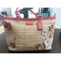 ราคา กระเป๋าcoach ทรงช้อปปิ้ง มือสอง ตำหนิสาย ของแท้ งานสานcoachสวยๆเรย (951376021)