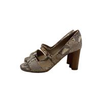 ราคา HERMES Sandals 36.5 Beige Leather Direct from Japan Secondhand (27540533686)