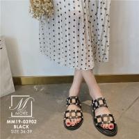 ราคา รองเท้าแตะแฟชั่นงานนำเข้าแท้แต่งหมุดสุดเท่ห์ (9952552285)