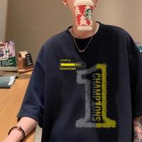 ราคา เสื้อยืดชายเรียบง่ายลายตัวอักษรและตัวเลข 1 ด้านหน้า unismdsyunsmff (41650018280)