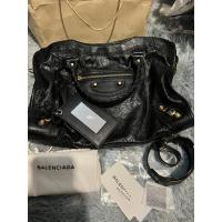 ราคา Used balenciaga giant city หมุดเงิน สภาพโดยรวมยังดูดี มีร่องรอยการใช้งานบ้าง (21877715440)
