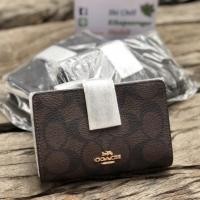 ราคา กระเป๋าตังค์ 2 พับCoach ลายซี น้ำตาลเข้ม (สีกาแฟ) (4056654394)