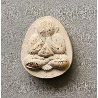 ราคา พระปิดตา หลวงพ่อคูณ ปริสุทโธ ออกวัดบ้านบุ รุ่นกูให้ลาภ จ.นครราชสีมา ฝังพลอยและเม็ดข้าวสารหิน สภาพสวย (27428839402)