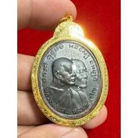 ราคา เหรียญหน้าซ้อนหลวงพ่อแดงวัดเขาบันไดอิฐ แจกวัวลาน เลี่ยมทองทองคำแท้รับประกันพระแท้ทองแท้ (43067752038)