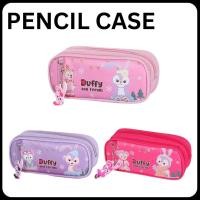 ราคา < 8811 > กล่องดินสอ Kotak Pensel Duffy Collection / ดีไซน์น่ารัก Duffy Stellalou Girl Kanak การ์ตูน / เครื่องเขียน (26752034835)
