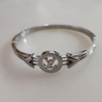 ราคา กำไลแฟชั่น ไฮโซ พรีเมียน แบรนด์สวยงาม กำไลหลุยส์ (27801238685)