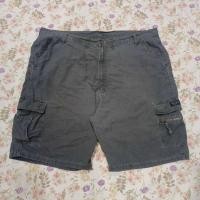 ราคา V981 Wrangler กางเกงคาร์โก้ขาสั้น เอว 44 (โปรดอ่านรายละเอียดด้านล่างให้ครบถ้วน) สินค้ามือสอง สภาพดี (29018966629)