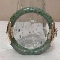 ราคา ☘️กำไลหยกเขียว แบบท้องปลิงหุ้มเงินแท้ 92.5% สีและเนื้อหยกสวยงามมากจริงๆ☘️ (5332309687)