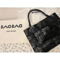 ราคา กระเป๋าสะพายไหล่ BAO BAO ISSEY MIYAKE ROCK MATTE Handbag (Small) (Matte Black) ของแท้ มือสอง (24932026998)