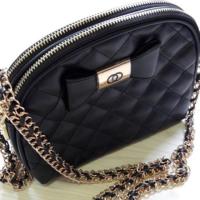 ราคา กระเป๋า Axixi สีดำ สายโซ่เก๋ๆ ซิปปั้มโลโก้ Axixi สวยคะ (451684872)