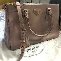 ราคา Prada saffiano 30 กระเป๋าสะพาย แท้100% จ่ายผ่านบัตรได้ค่ะ (6108059647)