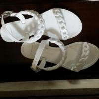 ราคา Givenchy รองเท้าแตะสีขาว used size 36 (copbrand) (306085050)