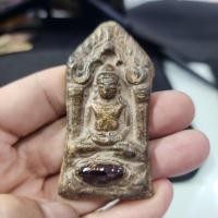 ราคา พระยอดขุนพลเนื้อชิน ติดเม็ดพระธาตุ กรุดอยไซ (40668344351)