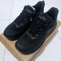 ราคา Diadora Modesto Mono Black เฉพาะรองเท้า Size 40 พื้นรองเท้า 26cm (26279218089)