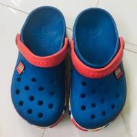 ราคา รองเท้าCrocs เด็ก มือ2 (3837637619)