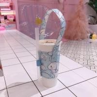 ราคา ถุงหิ้วแก้ว ที่หิ้วแก้ว ผ้าเคลือบลายการ์ตูนกันน้ำ ใช้ได้กับแก้วทรงสูง (6804948111)