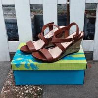 ราคา PAYLESS - MONTEGO BAY CLUB SKYE WEDGE SANDALS รองเท้าผู้หญิง ใหม่พร้อมกล่อง (26587918121)