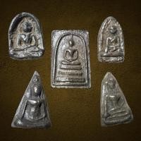 ราคา พระสมเด็จชุดเบญจภาคีเนื้อผง(สีน้ำดำ)มีเสียงกริ่ง (29031349175)