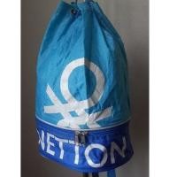 ราคา กระเป๋าเป้เชือกรูด BENETTON 2 ชั้น สะพายข้างได้ ขนาด 11 × 15 นิ้ว (25167643035)