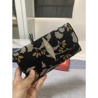 ราคา กระเป๋าหนังปลากระเบนแท้ มือ2 ใช้มือเดียว เจ้าของใช้เอง สีดำลายดอกไม้ (14685653641)