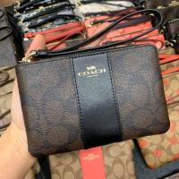 ราคา ของแท้ มือ 1 คล้องมือ coach ไซส์ s (3222114347)