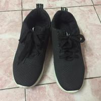 ราคา รองเท้าผ้าใบมือสองสภาพดี (2356919050)